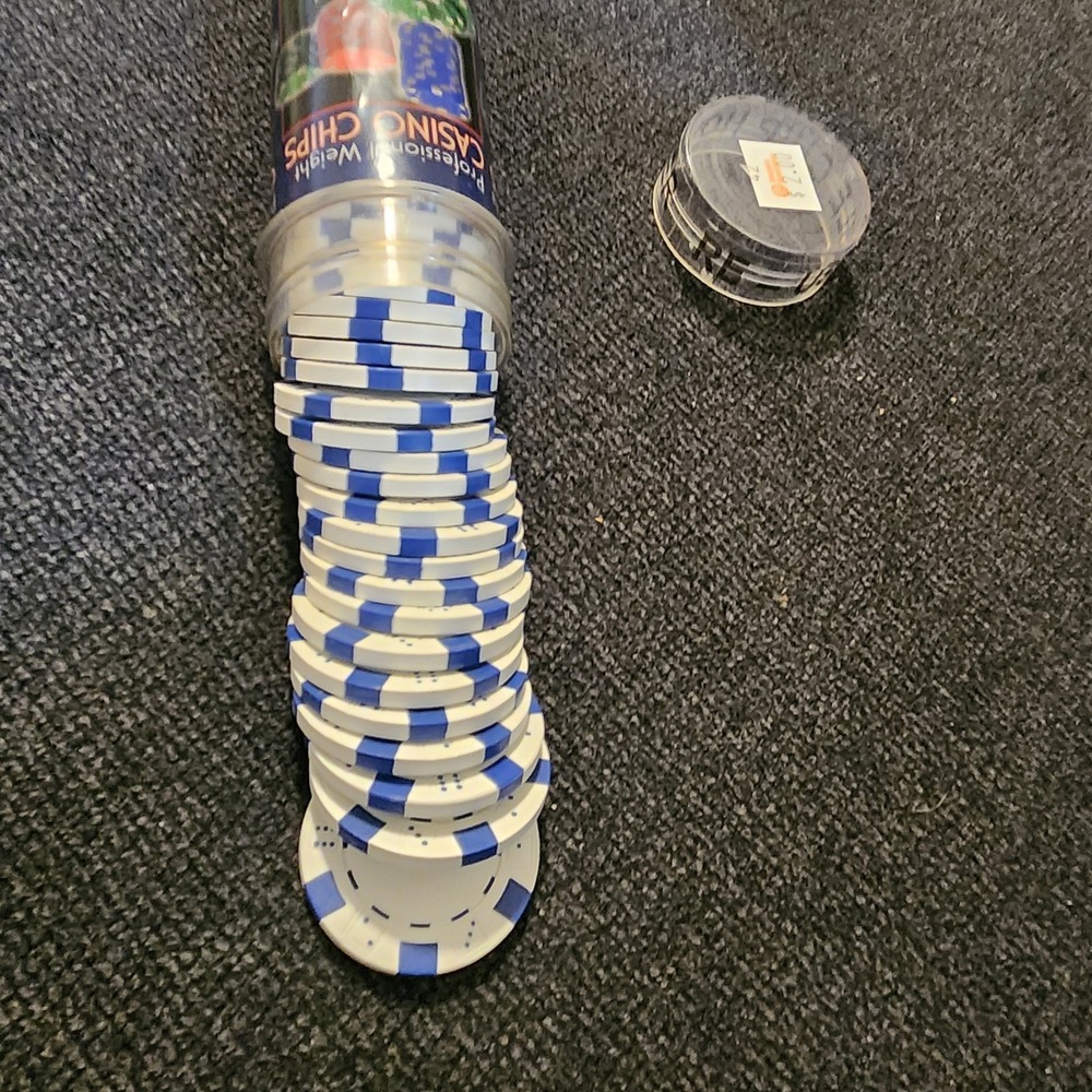 Casino Chips 11.5 Gram Professional Weight Poker Chips 50 Count White & Blue - Picture 7 of 7